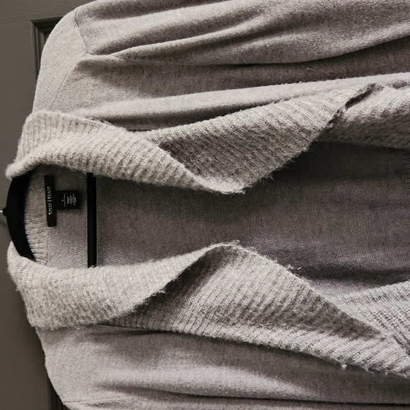 White House Black Market cardigan - Picture 2 of 5